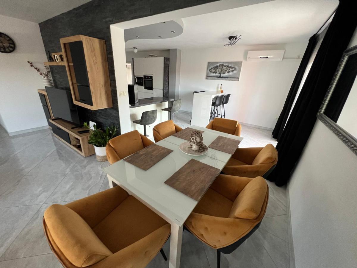 Apartments Cosic Klenovica Esterno foto